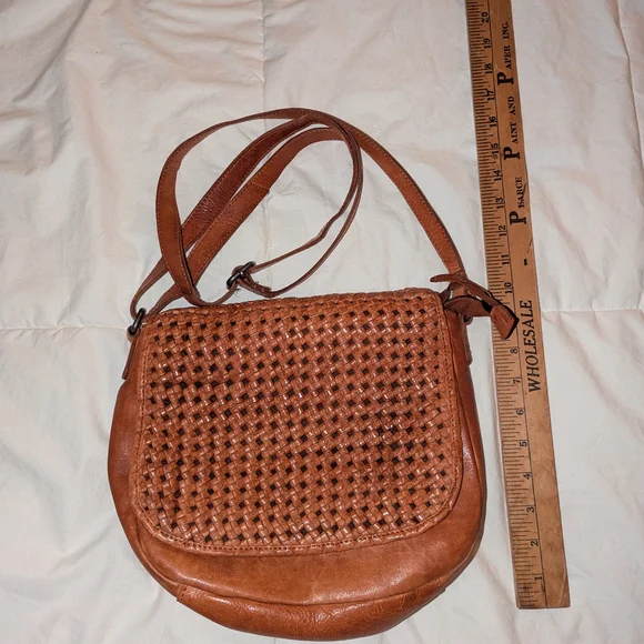 Vilenca Holland Elegant Woven Leather Crossbody Bag in Brown - Picture 1 of 9